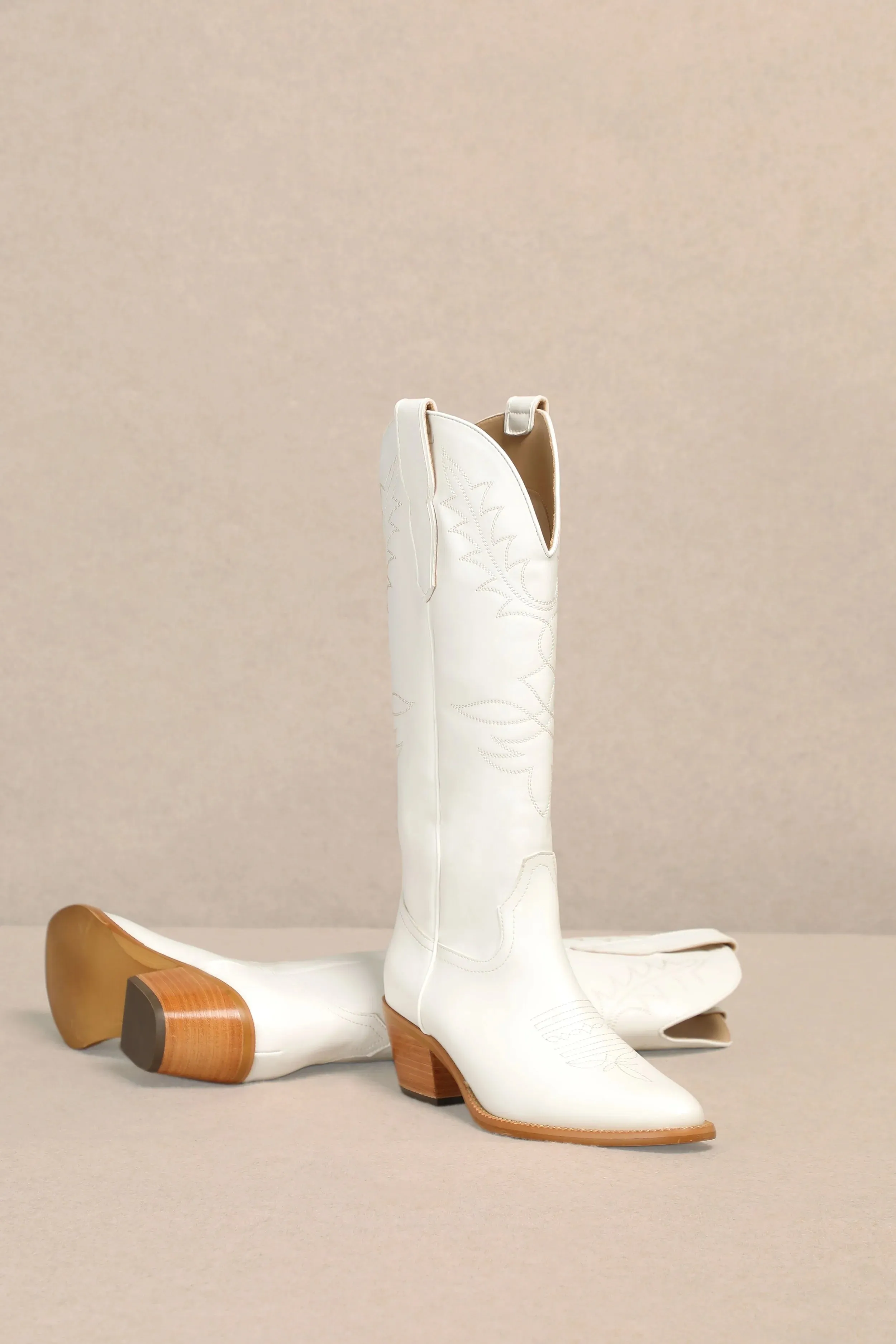 ADEL - WHITE BOOT SHOES