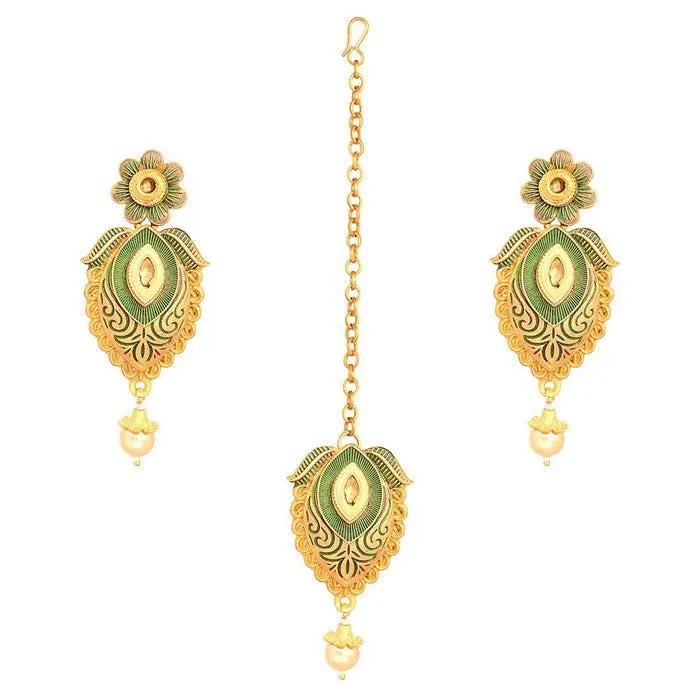 Alloy Choker Necklace Set with Earrings and Maang Tikka in Green