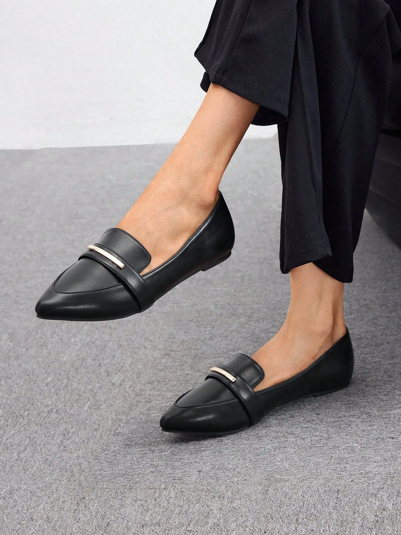 CUCCOO BIZCHIC Fashionable Black Metal Decorated Pointed Toe Loafers For Women