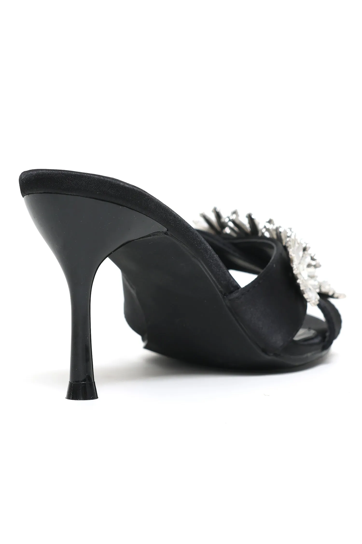 DAZZLING FLORAL EMBELLISHED HEELS-BLACK